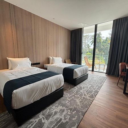 Roxy Beach Resort Sematan Εξωτερικό φωτογραφία