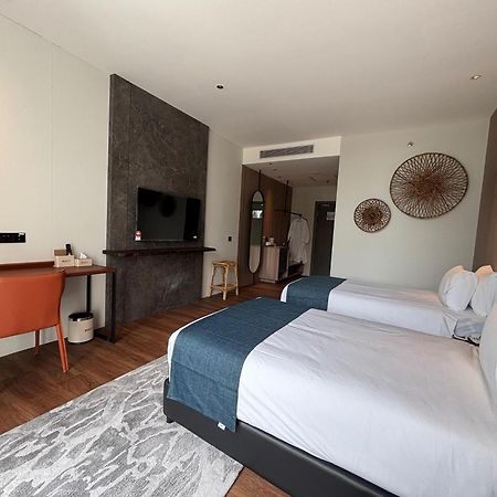 Roxy Beach Resort Sematan Εξωτερικό φωτογραφία