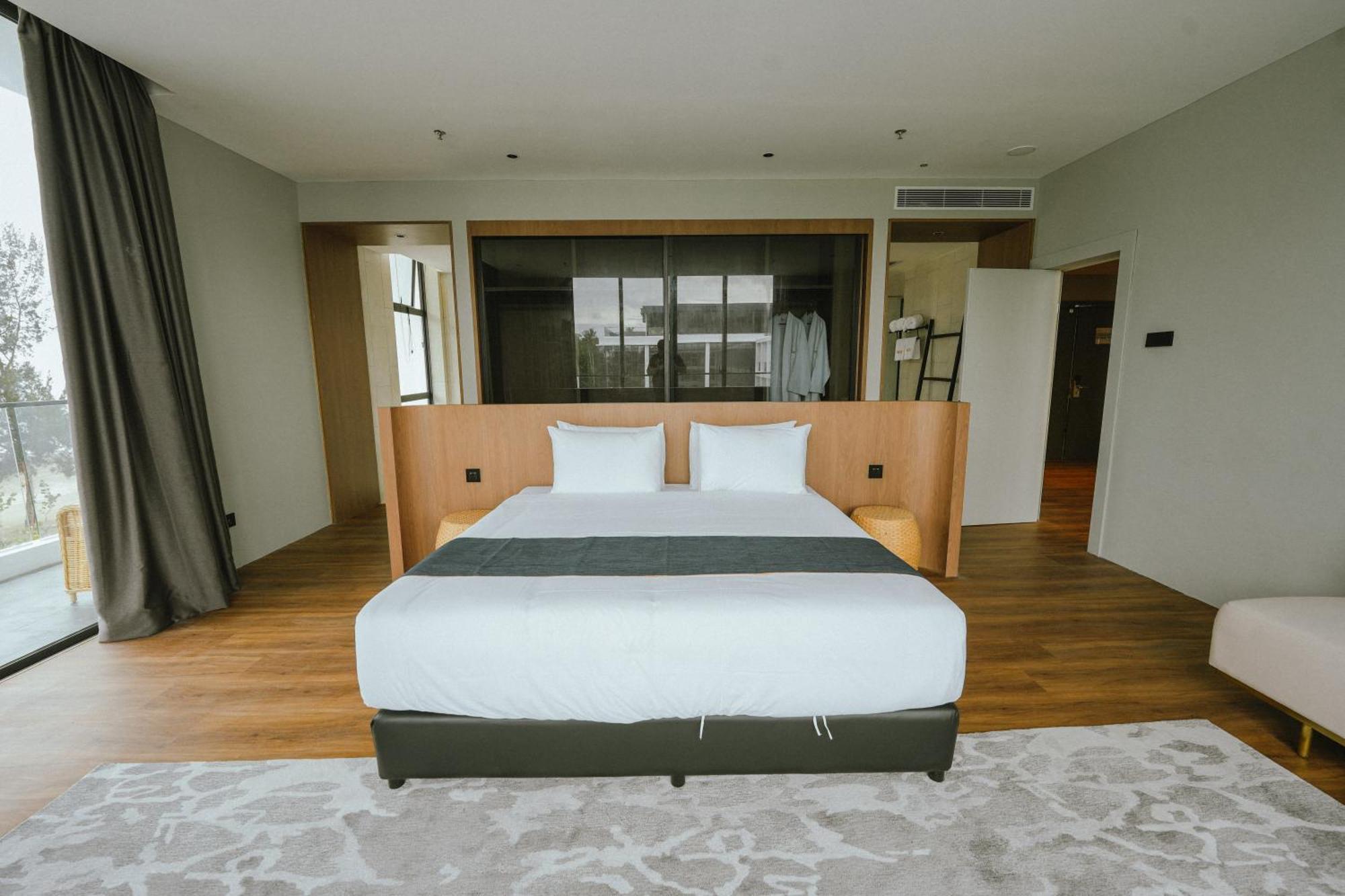 Roxy Beach Resort Sematan Εξωτερικό φωτογραφία