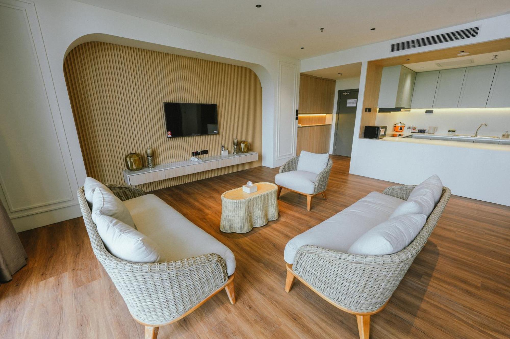 Roxy Beach Resort Sematan Εξωτερικό φωτογραφία