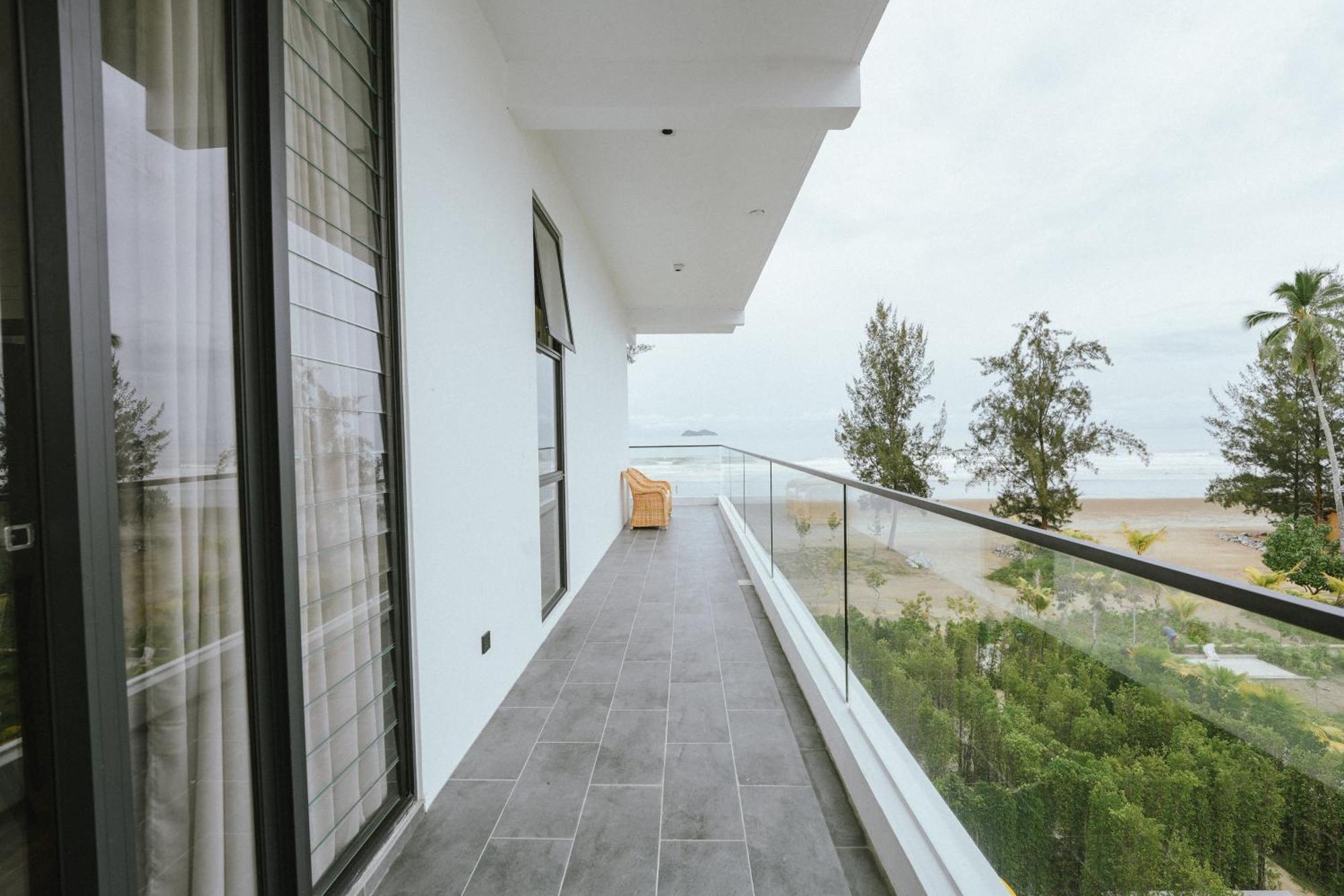 Roxy Beach Resort Sematan Εξωτερικό φωτογραφία