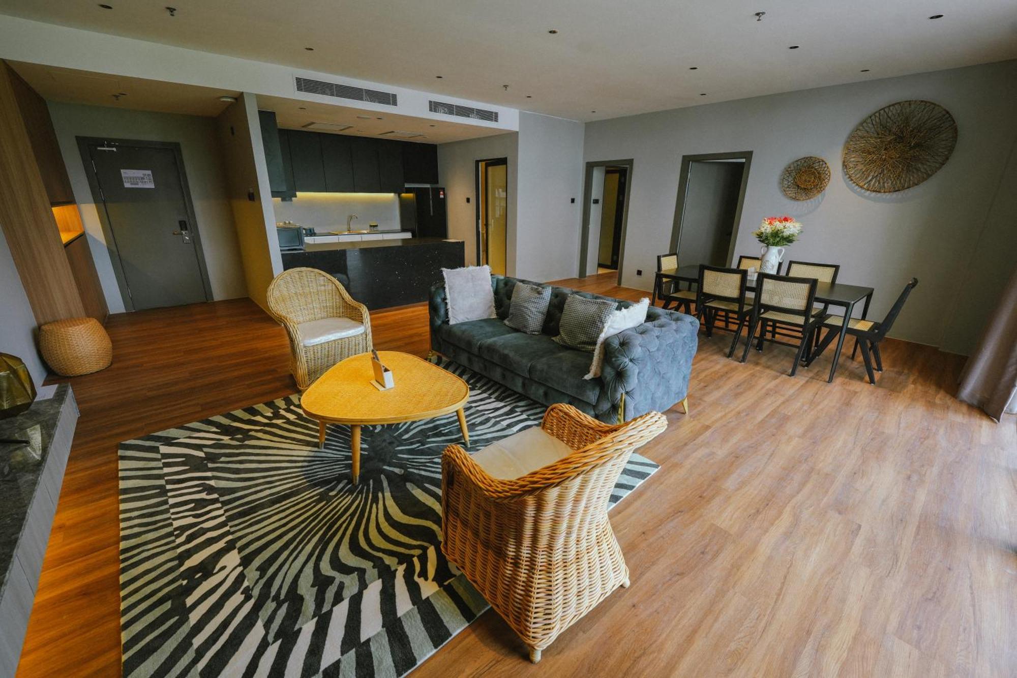 Roxy Beach Resort Sematan Εξωτερικό φωτογραφία